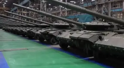 Шойгу проверил выпуск танков Т-80БВМ и «Солнцепеков» в Омской области