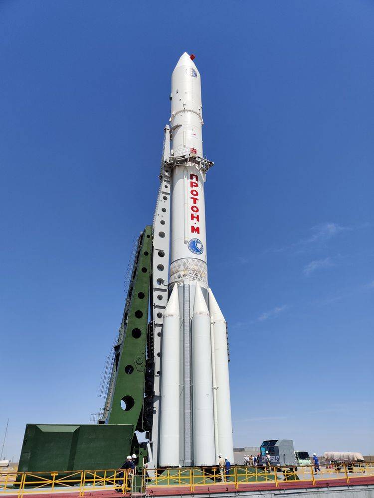 Ракета на стартовом столе: модуль «Наука» отправляется на орбиту