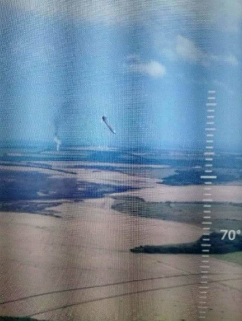 За секунду до поражения: украинский беспилотник заснял ракету ЗРК «Тор» в нескольких метрах от себя0