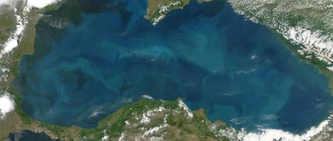 Чёрное море стало зоной риска: Украина теряет порты, экспорт и страховку
