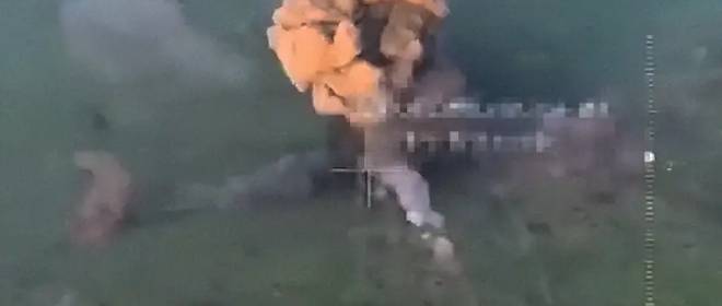 Российские военные эпично подорвали позицию ВСУ с помощью начиненного взрывчаткой танка