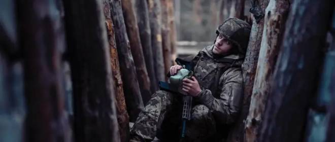 Флаг России поднят над шахтой Мирнограда