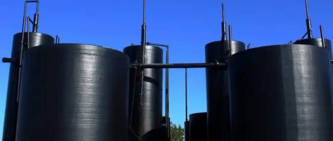 Венесуэла спасает свою нефть перекачивая ее в море – Reuters