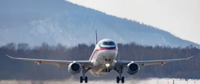 El Superjet experimental con motores rusos PD-8 realizó su primer vuelo