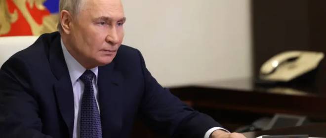 Путин потребовал в будущем не оставлять авиатехнику и прочее вооружение «в чистом поле»