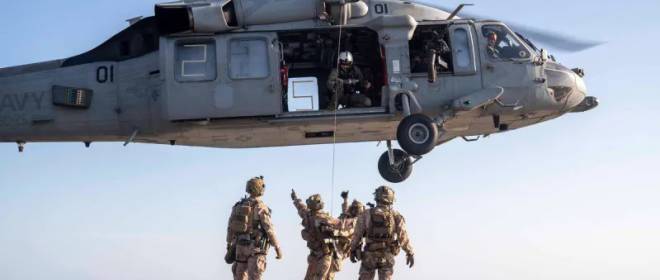 Американский эсминец расстрелял иранское судно, пытавшееся прорвать блокаду Ормуза