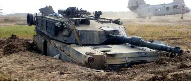 «Абрамсы» участвуют в «грязевых маневрах» в нескольких десятках километров от Калининграда