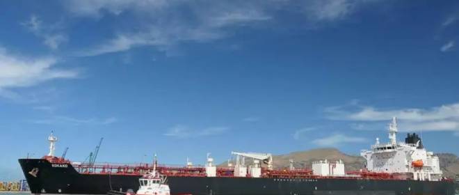 Нефтяная блокада: у берегов Индии застряли загруженные российской нефтью танкеры