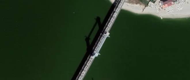 Российская армия вновь пытается вывести из строя мост в одесской Затоке