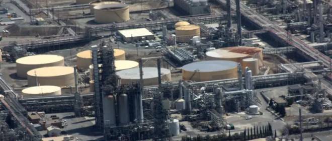 Индийские НПЗ срочно пересматривают российские нефтяные контракты – Reuters
