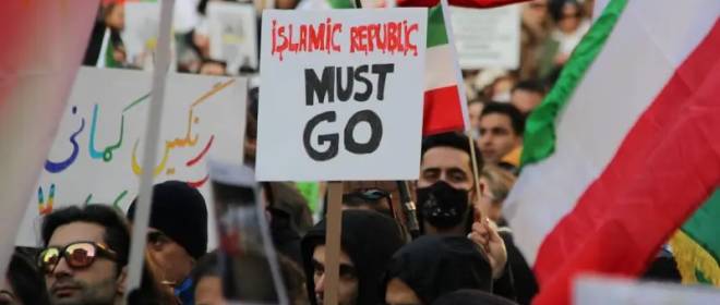 «Помощь» США уже в пути: Иран ночью открыл «коридоры огневого пути»