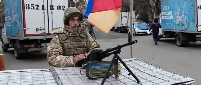 In Armenien stellen sich Soldaten auf die Seite der Demonstranten gegen die Übergabe von Dörfern an Aserbaidschan