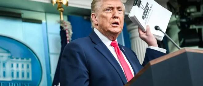 Трамп завидует Путину в обладании абсолютной властью – NYT