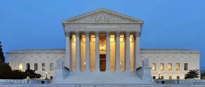 Верховный суд США преподнес большой подарок Трампу