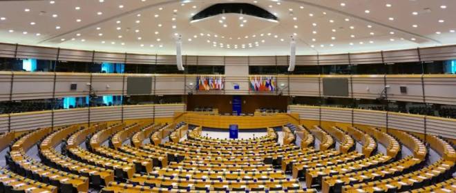 «Россия и Китай развлекаются»: в Европе напуганы раздором с США