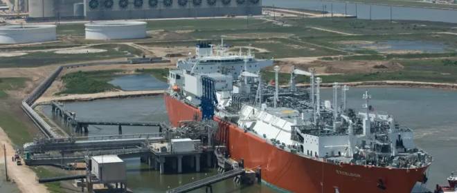 Нефтяные гиганты Ближнего Востока срочно выкупают СПГ прямо с месторождениями по всему миру