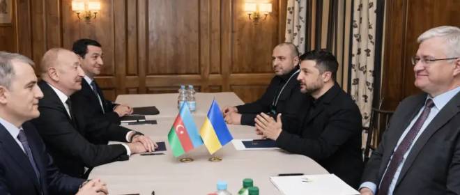 Азербайджан обвинил РФ в намеренных ударах по своему посольству в Киеве