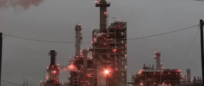 Иран начал уничтожать нефтяную инфраструктуру Саудовской Аравии