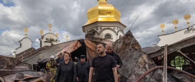 «Храм неправильного бога»: почему Украина так «встревожена» пожаром в Киево-Печерской лавре