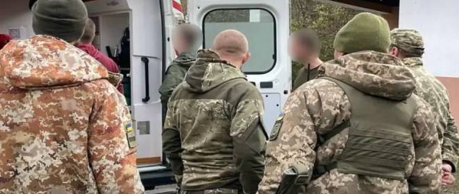 Мобилизация на Украине: репортера «бусифицировали» на глазах военкора The Sun