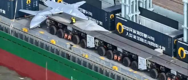 Китай превращает контейнеровоз в морской носитель боевых дронов