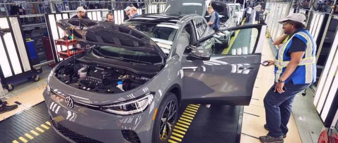 Крупнейший автоконцерн ФРГ готовится к массовому сокращению рабочих