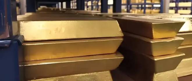 «Упущенная выгода»: зачем Россия устроила распродажу золота
