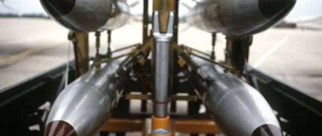 The Atlantic: заявив о ядерных испытаниях, Трамп показал свою слабость перед Путиным