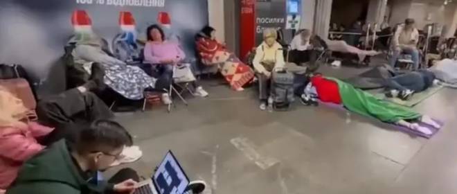 На ПВО надежды нет: жители Киева провели минувшую ночь в метро, пережидая ракетный удар ВС РФ
