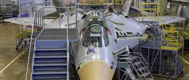 Welche Gefahren und Vorteile ergeben sich für Russland aus der Verlagerung der Su-57E-Produktion nach Indien?