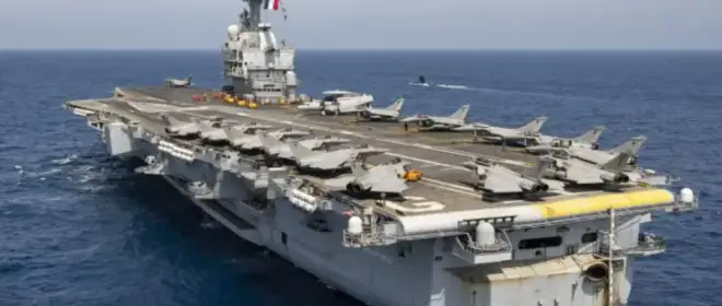 "الخيار الأخير": فرنسا تستعد لإرسال مجموعة حاملات طائرات وغواصات للدفاع عن غرينلاند