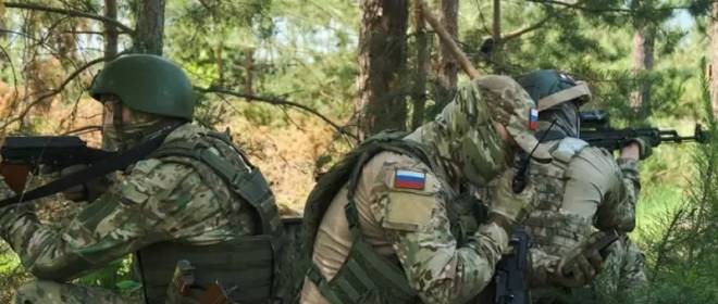 Показаны кадры конвоирования группы пленных боевиков на Покровском направлении