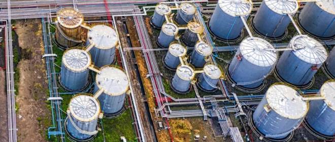 Мир от катастрофы удерживает неоправданная надежда на пустеющие запасы сырья