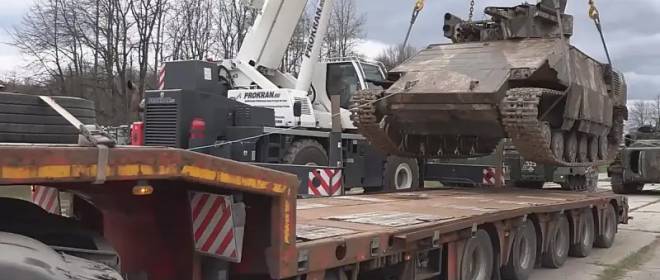L'equipaggiamento NATO danneggiato è stato portato a Mosca