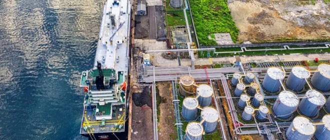 США неожиданно отменили санкции против нефти России