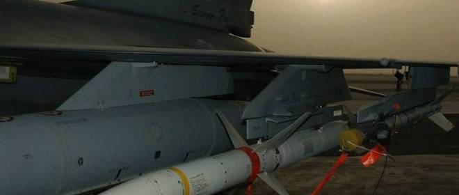 Européer beväpnar sig aktivt med amerikanska missiler och bomber för att motverka Ryssland