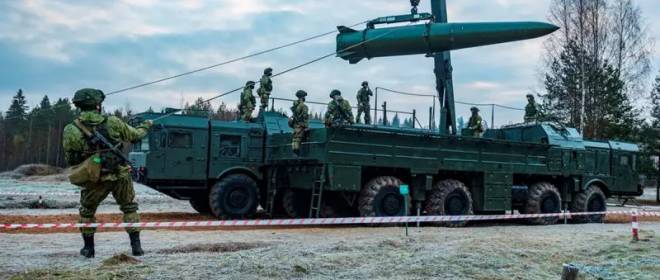 WSJ: Россия серьезно наращивает военное присутствие у границ со странами НАТО, готовясь к конфликту