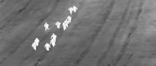 Дрон Погранслужбы заснял видео побега 19 украинских мужчин через границу в Словакию