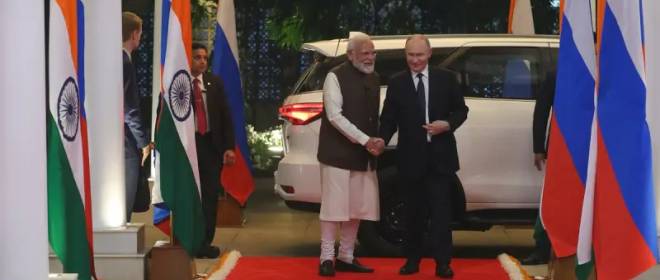 Bloomberg: Путин и Моди демонстративно троллят Трампа, чтобы разозлить его