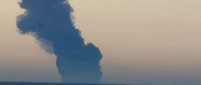 Украина атаковала два нефтяных танкера в Черном море, оба судна горят