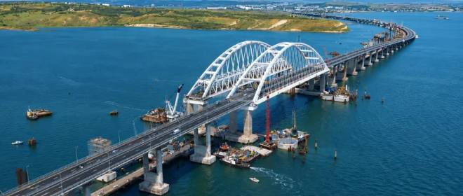«Последнее звено – Крымский мост»: названы «три кита» российской логистики в Крым