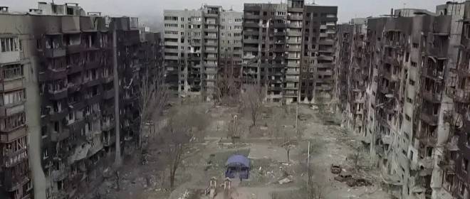 Bloomberg: России вернут $300 миллиардов, если она внесет вклад в восстановление Украины