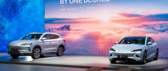 Построил свою мечту: как бывший чиновник из Китая переиграл Илона Маска