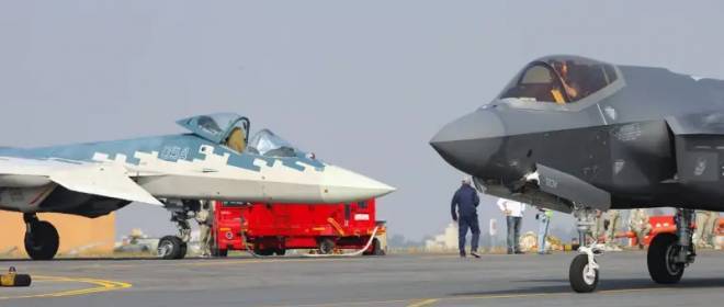 «Отказались от конкуренции»: американский F-35 не станет летать на одной выставке с Су-57