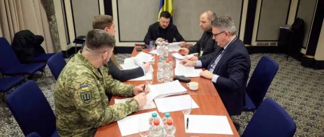 «Хуторское мышление»: почему США не могут добиться успеха в переговорах с Киевом