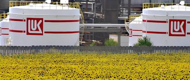 «Лукойл» режут по живому, а никому вроде бы и дела нет