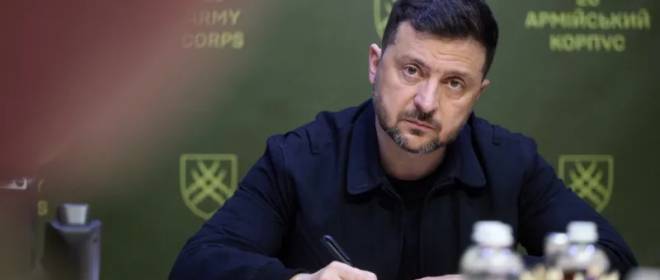 Ловко выкрутился: зачем Зеленский высокомерно указом «разрешил» Парад в Москве
