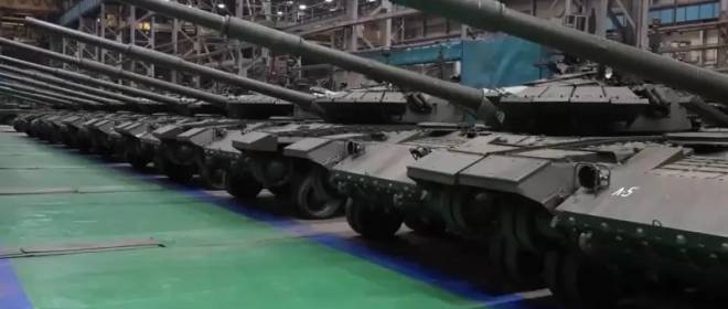 Shoigu überprüfte die Produktion der Panzer T-80BVM und Solntsepekov in der Region Omsk
