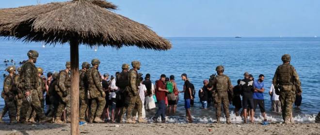 Наплыв мигрантов в Сеуту посчитали попыткой захвата анклава