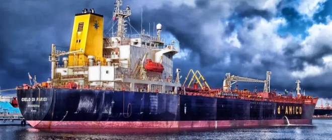 Спешка с заменой нефти РФ вызвала супертанкерный ажиотаж